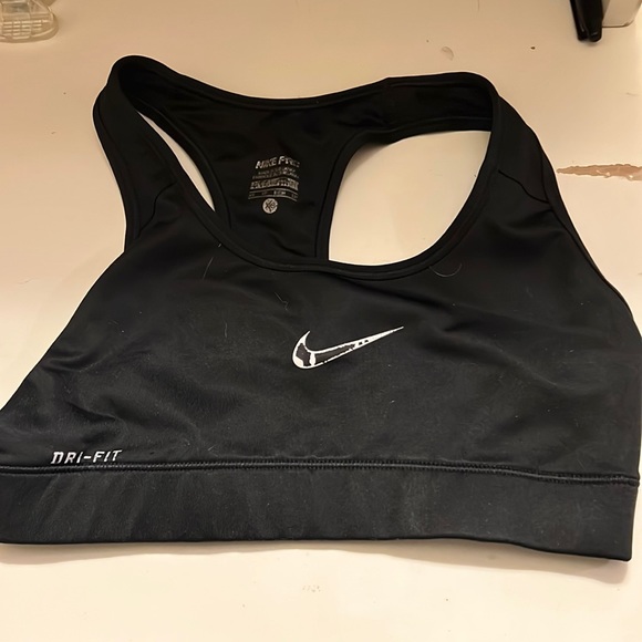 Nike Sports Bra - Picture 1 of 2